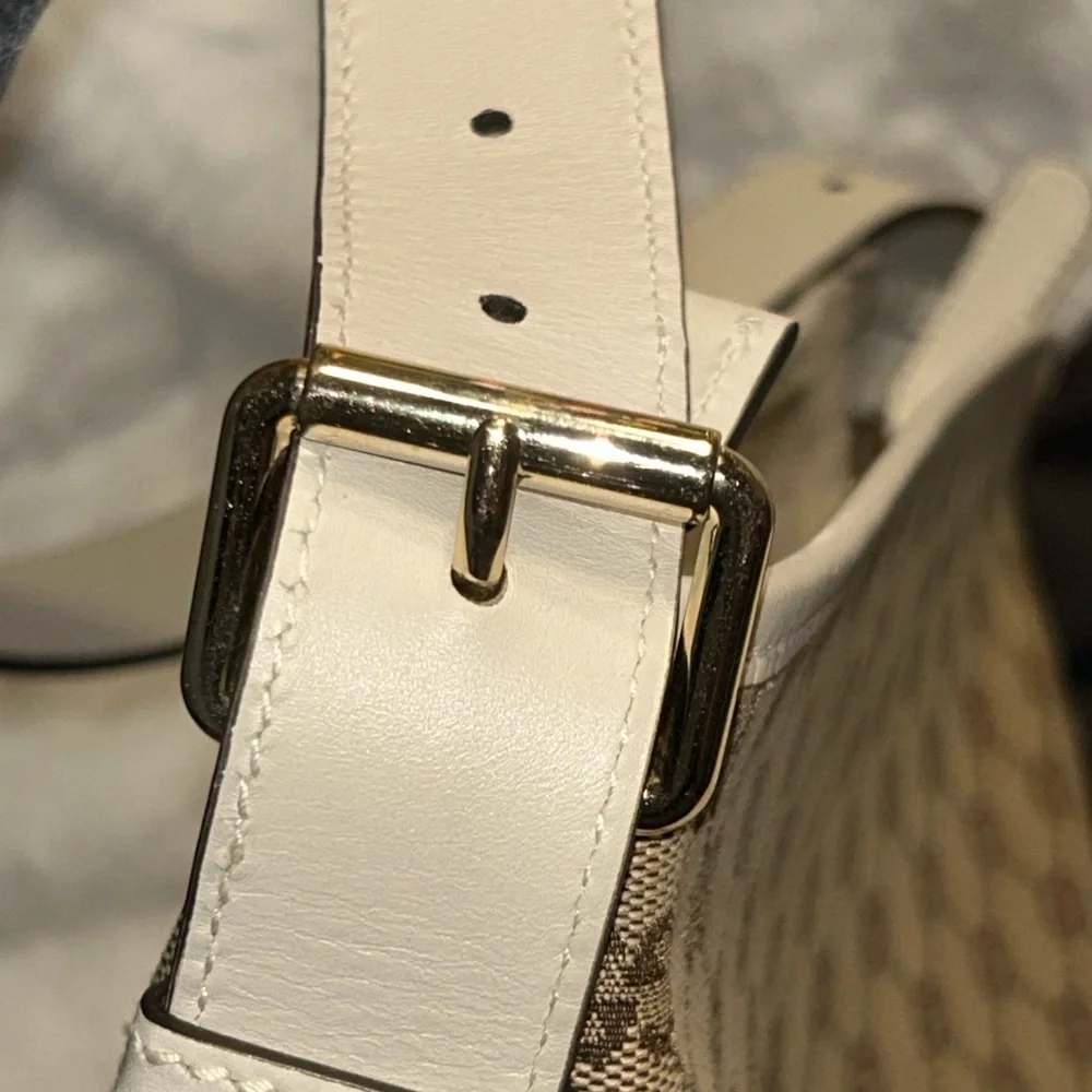 Gucci GG Canvas Crossbody Bag - Picture 14 of 16